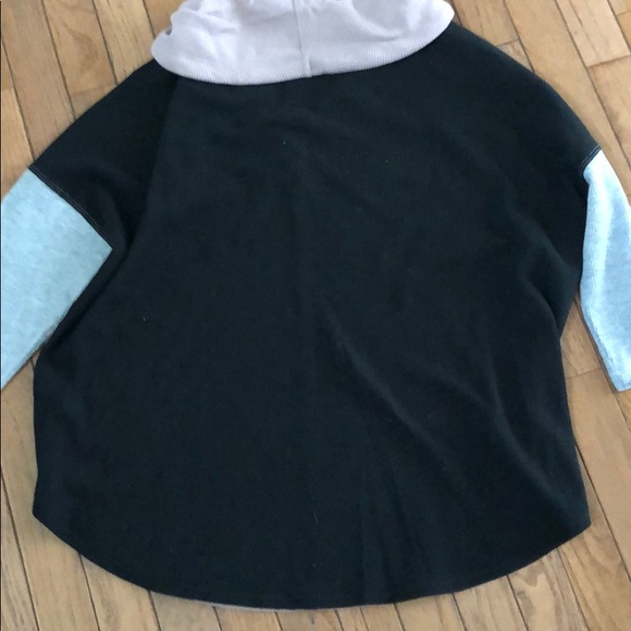 Top - Picture 4 of 5